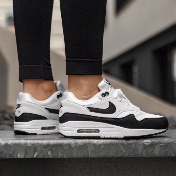 Brand New Nike Air Max 1 White + Black - Picture 8 of 8